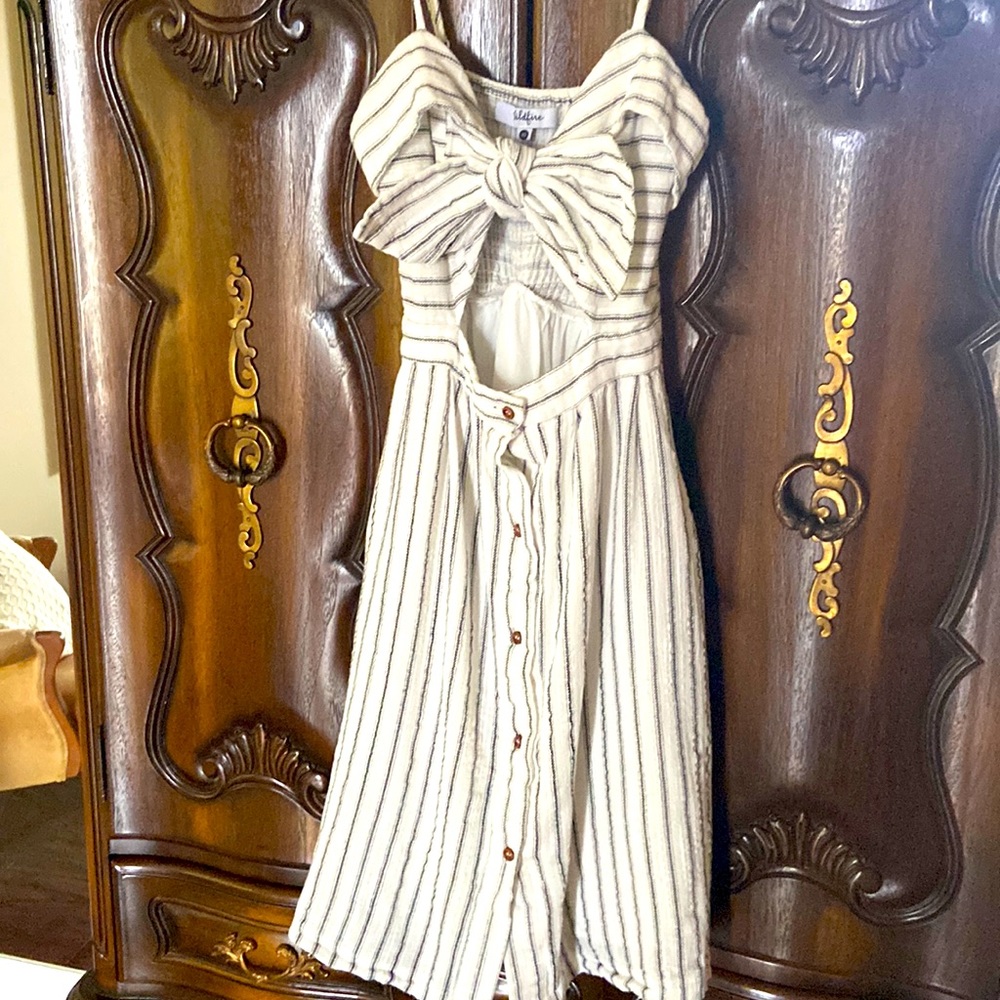 🌟 Host Pick 🌟 Absolutely cute bow detail dress in size XS